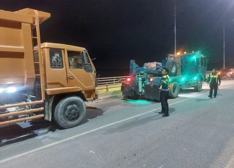 Kecelakaan Maut Di Jembatan Siak II, Dua Pengendara Tewas Terlindas Mobil Intercooler