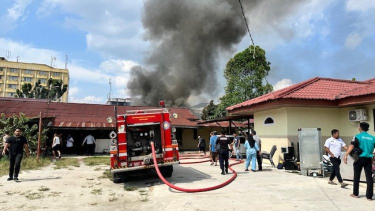 Asrama Polisi Pekanbaru Alami Kebakaran Hebat, Si Jago Merah Hanguskan 2 Rumah Dan 10 Kendaraan