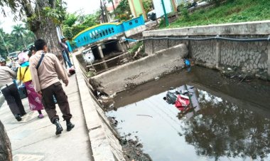 Alami Laka Tunggal, Motor Pemuda Pekanbaru Masuk Parit Di Simpang Parit Indah
