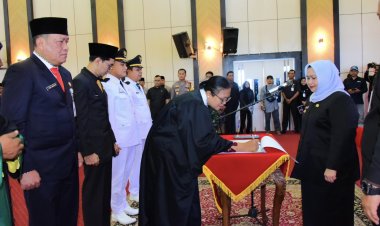 Perkuat Pelayanan Publik, Pemkab Bengkalis Lantik Lima Pejabat Eselon II