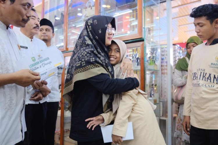 Bawa Kebahagiaan Jelang Lebaran, Baznas Siak Ajak 28 Anak Yatim Belanja Kebutuhan Hari Raya