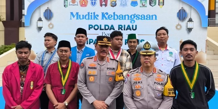 Mudik Kebangsaan 2026, Kolaborasi Polda Riau Dan Mahasiswa Berangkatkan 160 Pemudik Ke Sumbar–Sumut