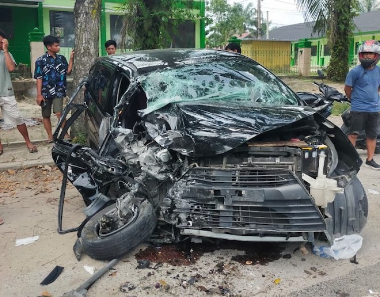 Kecelakaan Maut Bus TAM Vs Mobil Calya Di Jalan Yos Sudarso Pekanbaru, Anak 9 Tahun Meninggal Dunia