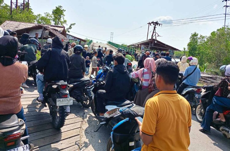 Dua Tahun Pascajembatan Ambruk, Penyeberangan Alai–Gogok Masih Kewalahan Layani Warga