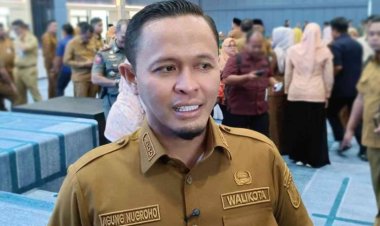 Ringankan Beban Siswa Kurang Mampu, Pemko Pekanbaru Bagikan Seragam Sekolah Gratis