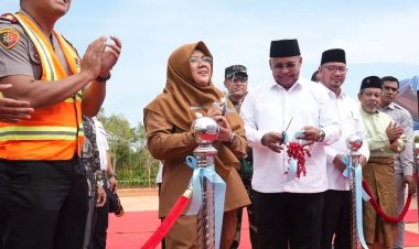 Dorong Kebangkitan Industri Maritim, Bupati Siak Resmikan Galangan Kapal Rp300 Miliar Di KITB Sungai Apit