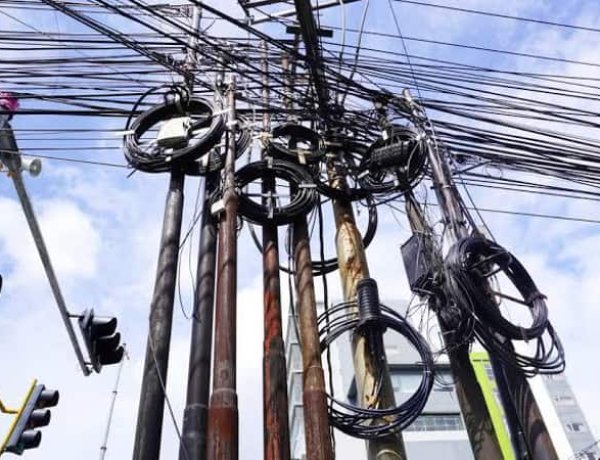 Akhiri Persoalan Kabel Optik Semrawut, Pemko Pekanbaru Mulai Tertibkan Tiang FO Pada Mei 2026