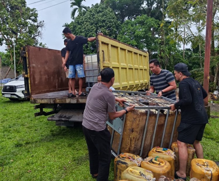 Putus Jalur Pasokan BBM Subsidi Tambang Emas Ilegal Di Kuansing, Polda Riau Sita 3.200 Liter Biosolar
