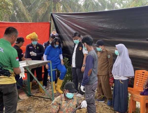 Pastikan Penyebab Kematian Bocah 6 Tahun Di Siak, Polda Riau Lakukan Ekshumasi Di TPU Kerinci Kanan