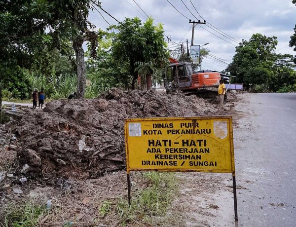 Antisipasi Banjir Saat Hujan Deras, Pemko Pekanbaru Gencarkan Normalisasi Drainase Di Sejumlah Titik