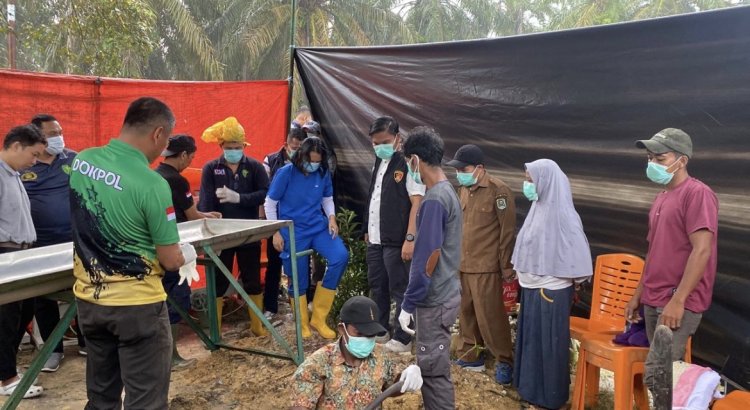 Pastikan Penyebab Kematian Bocah 6 Tahun Di Siak, Polda Riau Lakukan Ekshumasi Di TPU Kerinci Kanan