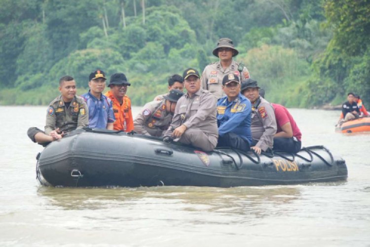 Debit Sungai Kuantan Dekati Zona Merah, Camat Dan Kades Siaga Hadapi Ancaman Banjir