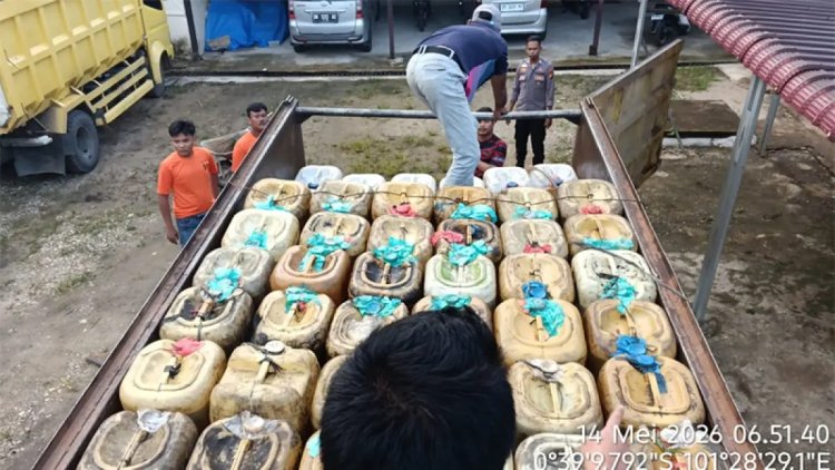 Bongkar Dugaan Penyelewengan BBM Subsidi, Polsek Kuantan Mudik Sita 180 Jerigen Solar