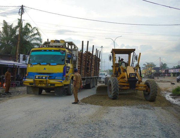 Perbaiki Jalan Simpang Minas–Simpang Tualang Timur, Pemprov Riau Gandeng PT PHR dan PT Arara Abadi