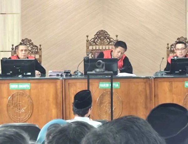 Jadi Saksi Di Sidang Abdul Wahid, UAS Ungkap Adanya Kesepakatan 16 Program Khusus Sebelum Pilgub Riau