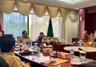 Dukung Pemko Pekanbaru Atasi Banjir Di RS Awal Bros Sudirman, Pemprov Riau Turunkan Ekskavator Amfibi