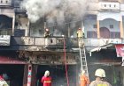 Sijago Merah Hanguskan Ruko Di Pekanbaru, Dua Orang Alami Luka Bakar