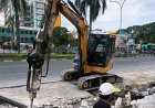 Atasi Banjir Jalan Sudirman, Sinergi Pemprov Riau Dan Pemko Pekanbaru Mulai Normalisasi Drainase Di Depan RS Awal Bros