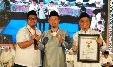 Kembali Raih Rekor MURI, 9.184 ASN Ngaji Massal Surah Al-Mulk Tutup Perayaan HUT Ke-242 Pekanbaru