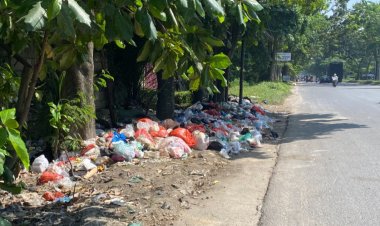 Tumpukan Sampah Muncul Lagi Di Jalan SM Amin, Warga Desak Pemko Pekanbaru Bertindak Tegas