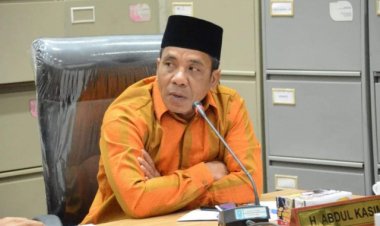 Soroti Kasus Mark Up Seragam Sekolah, DPRD Riau Usul Orang Tua Bebas Pilih Tempat Pembelian