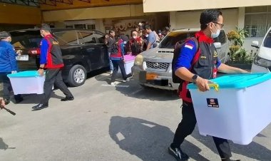 Usut Dugaan Korupsi Pengadaan Smart Board 2024, Tim Pidsus Kejati Riau Geledah Kantor Disdik Riau