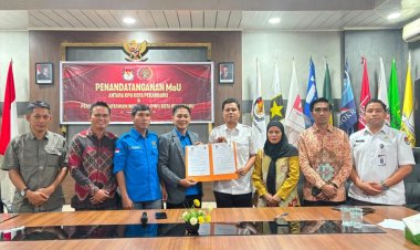 Bersinergi Tangkal Hoaks Pemilu, KPU Pekanbaru Dan PWI Teken MoU