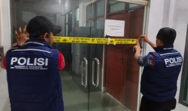 Usut Dugaan Korupsi Jembatan Air Hitam Pujud, Penyidik Polda Riau Segel Kantor Dinas PUPR Rohil