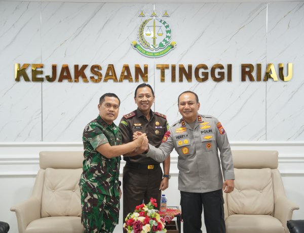 Perkuat Komitmen Penegakan Hukum Berintegritas, Kapolda Dan Pangdam Silaturrahim Ke Kejati Riau