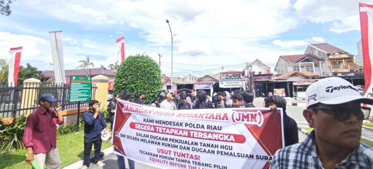 Tagih Kepastian Hukum Kasus Kekerasan Dan HGU PT SBP Inhu, Puluhan Massa JMN Geruduk Mapolda Riau