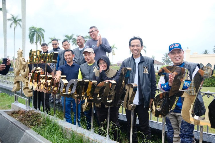 Perkenalkan Warisan Sejarah Kesultanan, Bupati Afni Ajak Kapolda, Pangdam, Dan UAS Touring Keliling Kota Siak