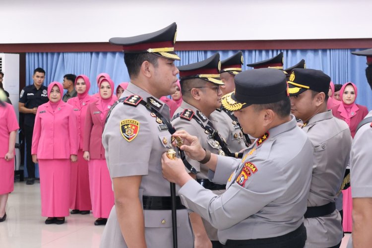 Tingkatkan Kualitas Pengabdian, Kapolda Riau Pimpin Sertijab Dua Pejabat Utama Dan Empat Kapolres
