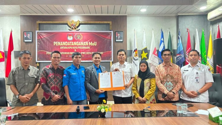 Bersinergi Tangkal Hoaks Pemilu, KPU Pekanbaru Dan PWI Teken MoU