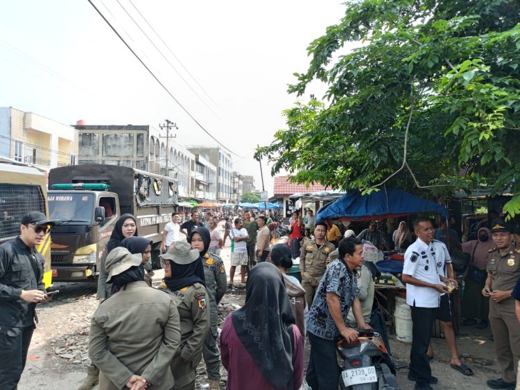 Demi Perbaikan Jalan Dan Drainase, Pemko Pekanbaru Minta PKL Segera Pindah Dari Jalan Teratai