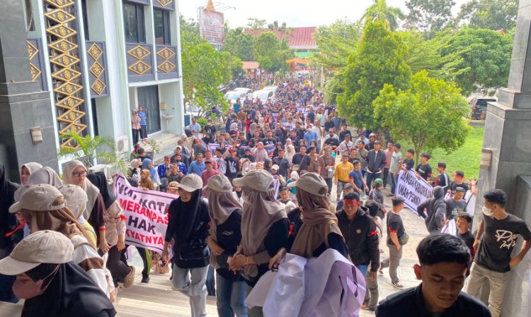 Tuntut Kepastian Hukum HGB 133 Ruko, Ratusan Pedagang STC  Geruduk DPRD Pekanbaru