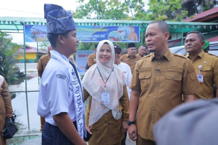 Siapkan Anggaran Rp13 Miliar, 20.800 Siswa Pekanbaru Bakal Terima Seragam Gratis Mulai Oktober