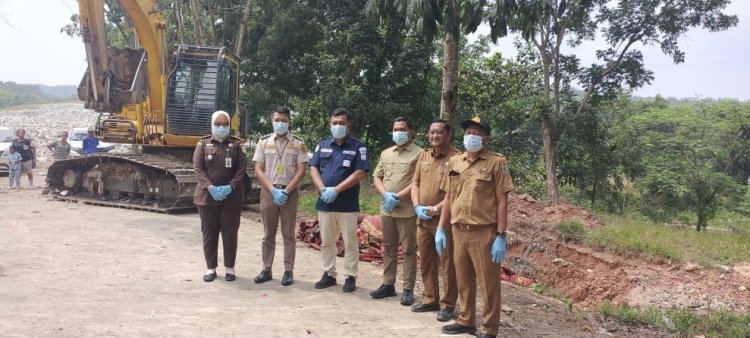 Tak Penuhi Syarat Karantina, Polisi Musnahkan 885 Karung Bawang Merah Ilegal Di Pelalawan