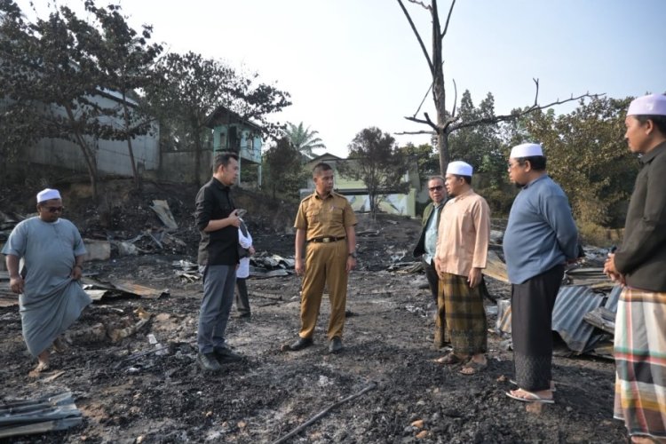 Sijago Merah Lahap 290 Asrama Ponpes Syekh Burhanuddin Kuntu, Ratusan Santri Kini Bertahan Di Tenda Darurat