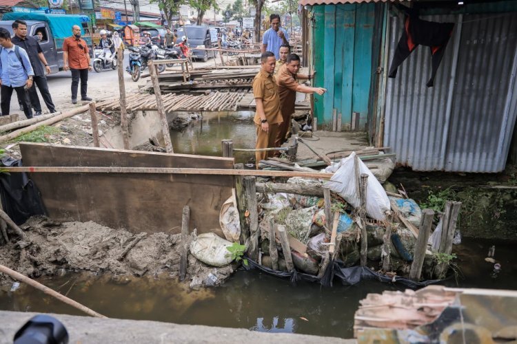 Atasi Banjir Kawasan Arifin Ahmad, Pemko Pekanbaru Gelontorkan Rp4 Miliar Perbesar Drainase Jalan Paus