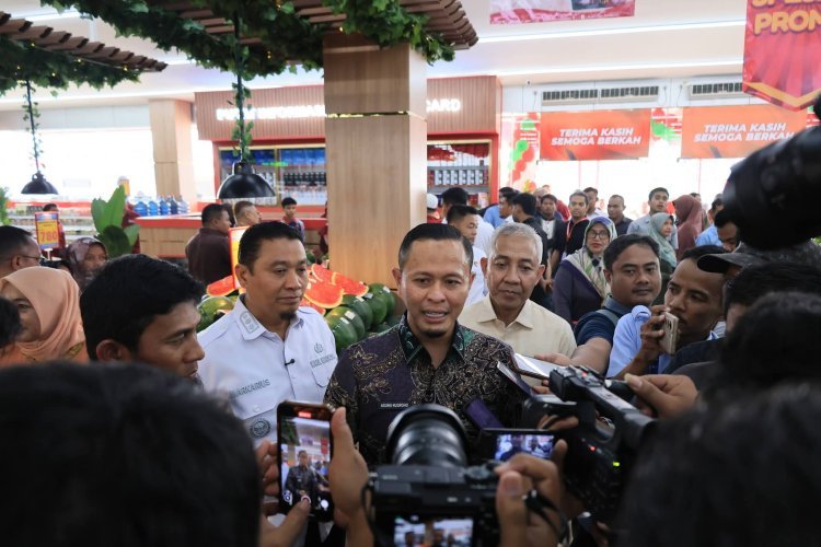 Launching Gerai Ketiga Di HR Soebrantas, Walikota Pekanbaru Dorong Budiman Swalayan Serap Tenaga Kerja Lokal