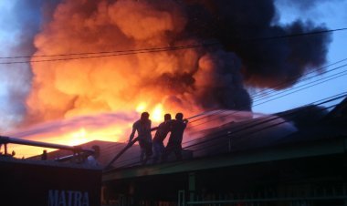 Kerugian Ditaksir Rp6 Miliar, 13 Bangunan Di Bagansiapiapi Ludes Dilahap Si Jago Merah