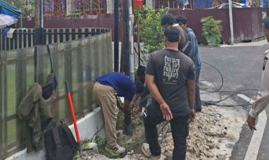 Sempat Membahayakan Pengguna Jalan, Pemko Pekanbaru Akhirnya Tertibkan Kabel FO Di Jalan Ronggowarsito