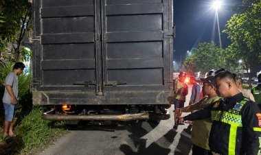Tabrak Belakang Truk Parkir Di Jalan SM Amin Pekanbaru, Pelajar 14 Tahun Tewas