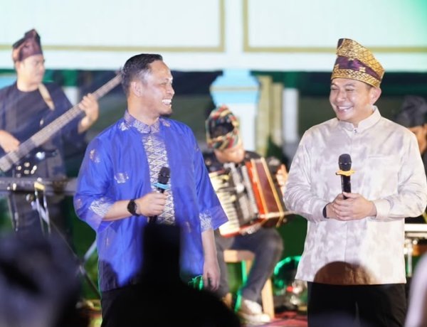 Apresiasi Gagasan Komjen Pol Herry Heryawan Dalam Gerakan Kota Bersih, Wali Kota Pekanbaru Siap Lanjutkan Sinergi Dengan Kapolda Riau Arman Achdiat