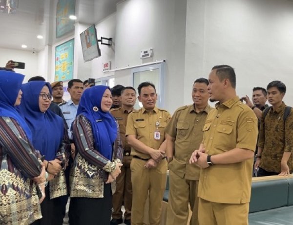 Kabut Asap Ancam Kesehatan Warga, Pemko Pekanbaru Sediakan 75 Ribu Masker Gratis Di 21 Puskesmas