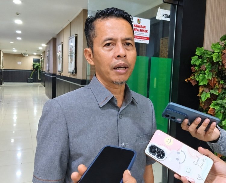 Antrean BBM Subsidi Mengular Di Pekanbaru, DPRD Dorong Pemerintah Atur Kendaraan Bertonase Besar Masuk Kota