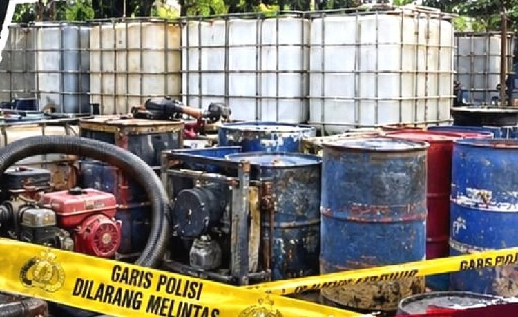 Cairan BBM Diuji Ke Laboratorium, Gudang Penampungan 54 Baby Tank Di Tenayan Raya Disegel
