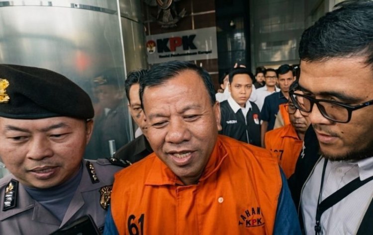 Bantah Terima Dua Mobil Mewah, Suhardiman Amby Minta JPU Buktikan Kepemilikan