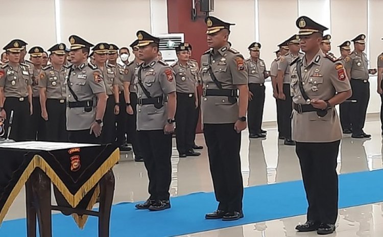 Pimpin Sertijab Polda Riau, Irjen Pol Arman Achdiat Lantik Dirlantas Dan Kapolresta Pekanbaru