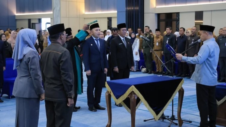 Rotasi 17 Pejabat Pemko Pekanbaru, Wali Kota Agung Nugroho Tegaskan Pelayanan Publik Harus Jadi Prioritas